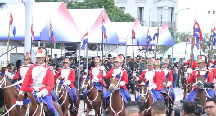 Cambio de posición: habrá desfile militar y policial en las fiestas patrias