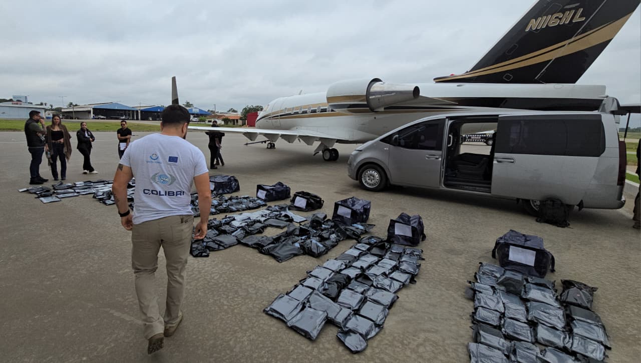 Incautan 261 kilos de marihuana premium, estaban en una aeronave proveniente de Panamá Incautan 261 kilos de marihuana premium, estaban en una aeronave proveniente de Panamá