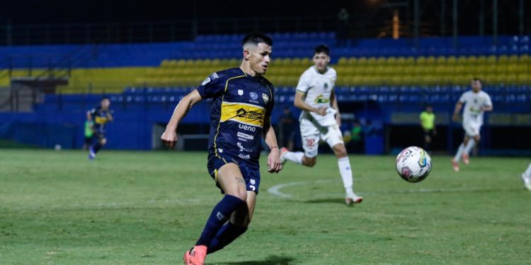 Empate con sabor a poco en el Bajo Chaco: El líder 12 de Junio frena su marcha ante un batallador Deportivo Capiatá Empate con sabor a poco en el Bajo Chaco: El líder 12 de Junio frena su marcha ante un batallador Deportivo Capiatá