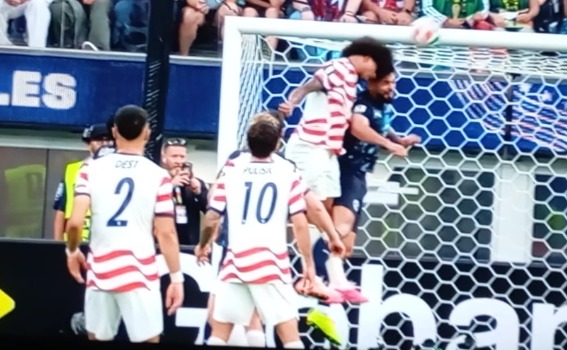 Dura derrota paraguaya por 4-0 en su debut mundialista ante la selección de Estados Unidos Dura derrota paraguaya por 4-0 en su debut mundialista ante la selección de Estados Unidos