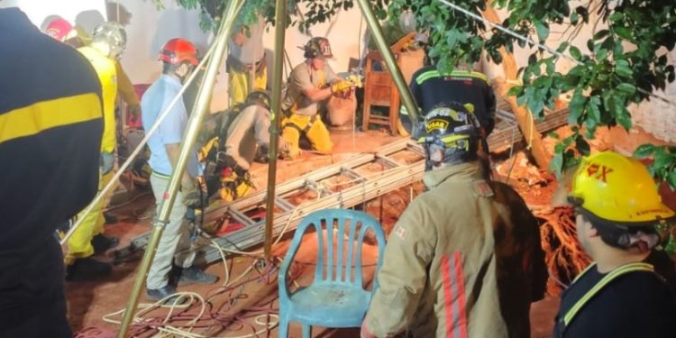Tragedia en Villa Elisa: Hombre de 70 años fallece tras derrumbe en una excavación precaria