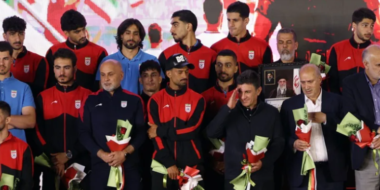 Irán denuncia discriminación tras la negativa de visados para parte de su delegación mundialista Irán denuncia discriminación tras la negativa de visados para parte de su delegación mundialista