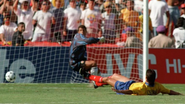 La historia de Andrés Escobar, una herida que el fútbol no olvida