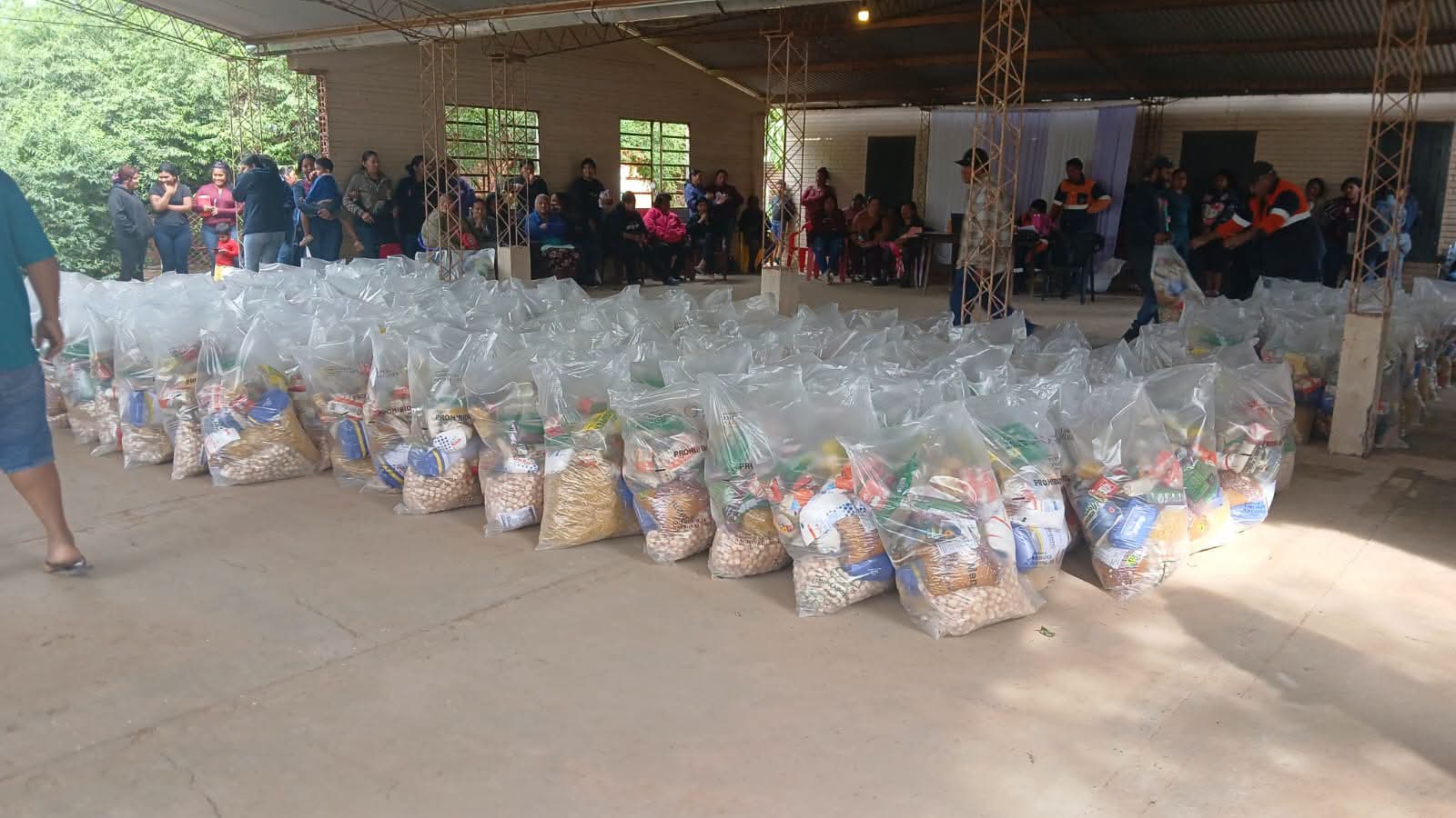 SEN entregó 15.000 kilos de víveres a familias vulnerables de pueblos originarios de Filadelfia SEN entregó 15.000 kilos de víveres a familias vulnerables de pueblos originarios de Filadelfia