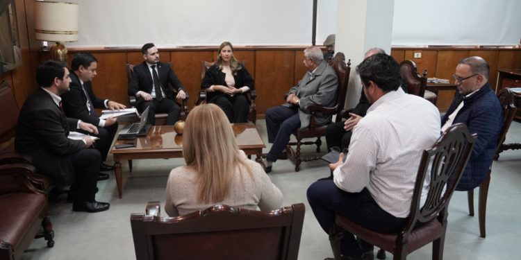 Fiscalía investiga presuntos amaños en licitaciones del IPS