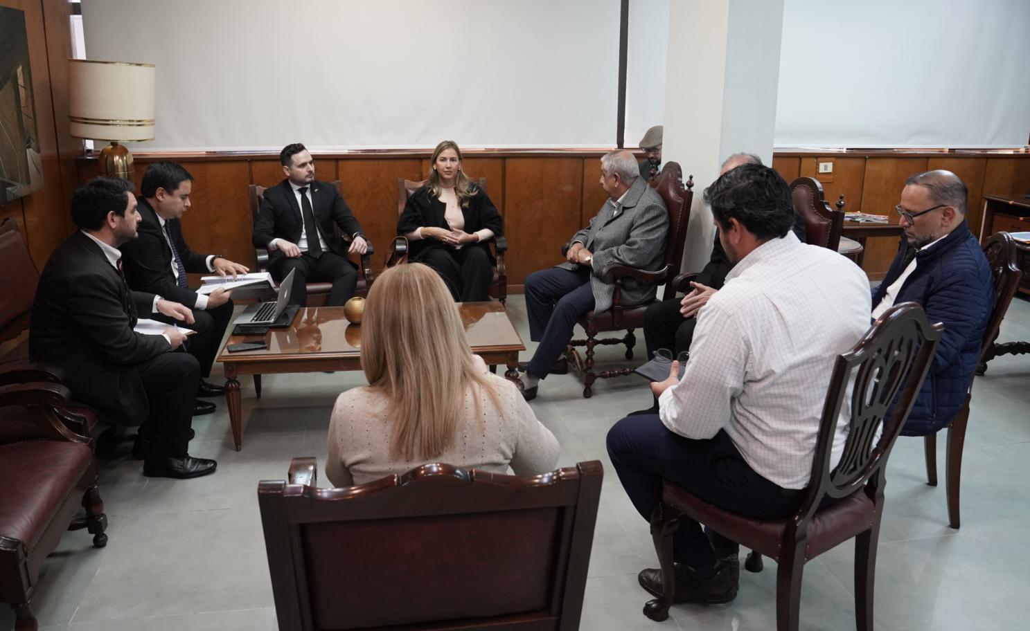 Fiscalía investiga presuntos amaños en licitaciones del IPS Fiscalía investiga presuntos amaños en licitaciones del IPS