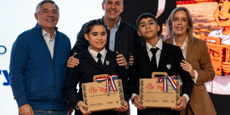 MEC inicia distribución de portafolios de lectura para llegar a 1,2 millones de estudiantes