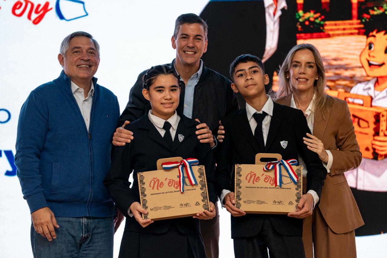 MEC inicia distribución de portafolios de lectura para llegar a 1,2 millones de estudiantes MEC inicia distribución de portafolios de lectura para llegar a 1,2 millones de estudiantes