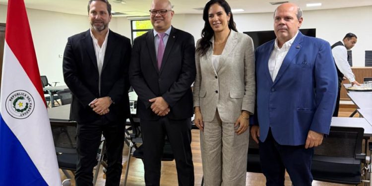 Gobierno pagará deudas con constructoras y vialeras con desembolsos de hasta USD 100 millones mensuales Gobierno pagará deudas con constructoras y vialeras con desembolsos de hasta USD 100 millones mensuales