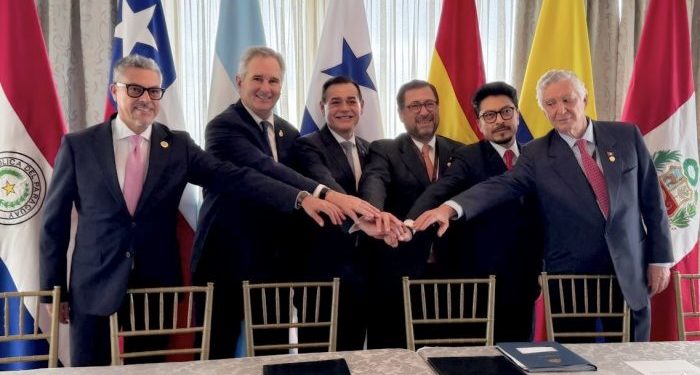 Paraguay se adhiere al “Compromiso de Santiago” para combatir el crimen organizado en la región