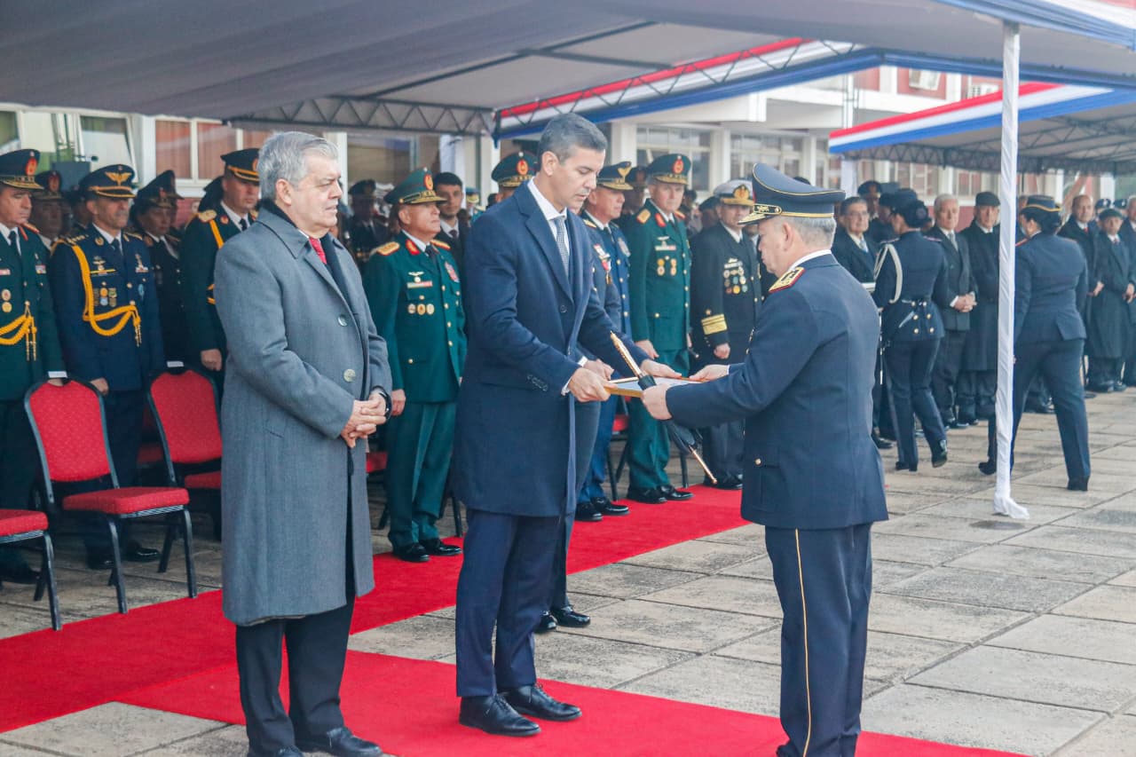 Santiago Peña condiciona el crecimiento económico al éxito de la seguridad Santiago Peña condiciona el crecimiento económico al éxito de la seguridad