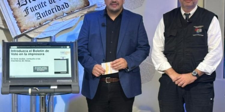 Las máquinas de votación de la Justicia Electoral «son 100% confiables”, aseguran Las máquinas de votación de la Justicia Electoral «son 100% confiables”, aseguran