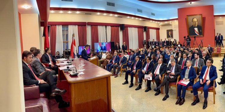 Peña ratifica unidad con la ANR y advierte que no cederá ante grupos fácticos de poder