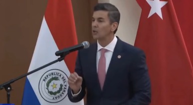 Peña decreta un aumento del salario mínimo que «no llena la canasta” Peña decreta un aumento del salario mínimo que «no llena la canasta”