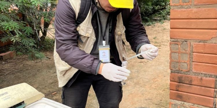 SENEPA y la Comuna de Filadelfia ejecutan control larvario para frenar al mosquito antes del verano SENEPA y la Comuna de Filadelfia ejecutan control larvario para frenar al mosquito antes del verano