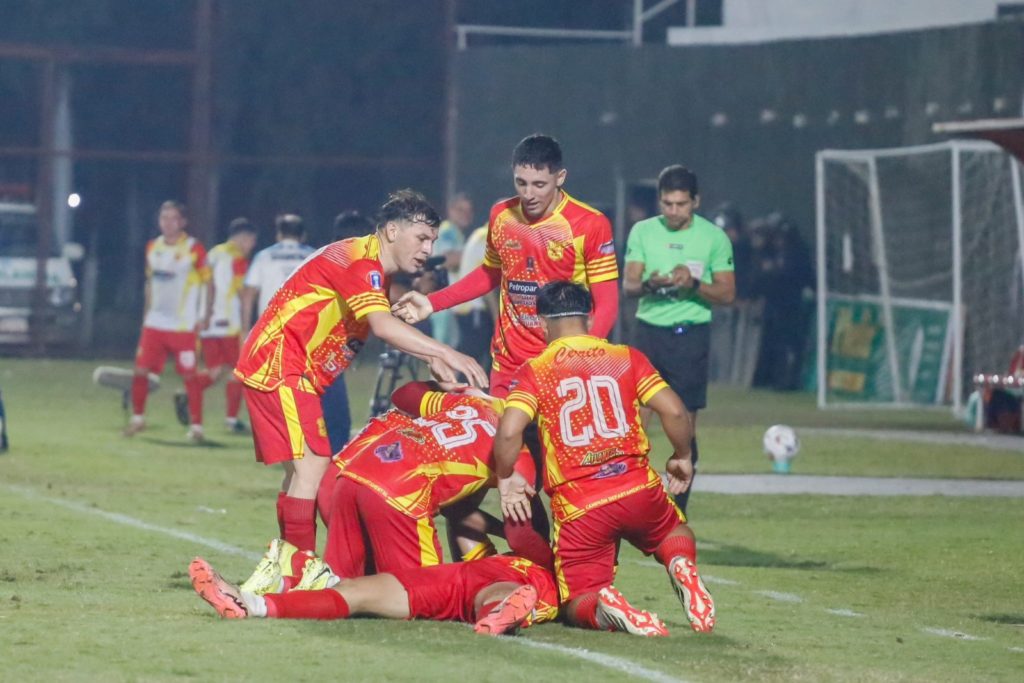 Festejo en Garay: El 3 de Mayo sella un ajustado triunfo y se mete en la siguiente ronda de la Copa Paraguay