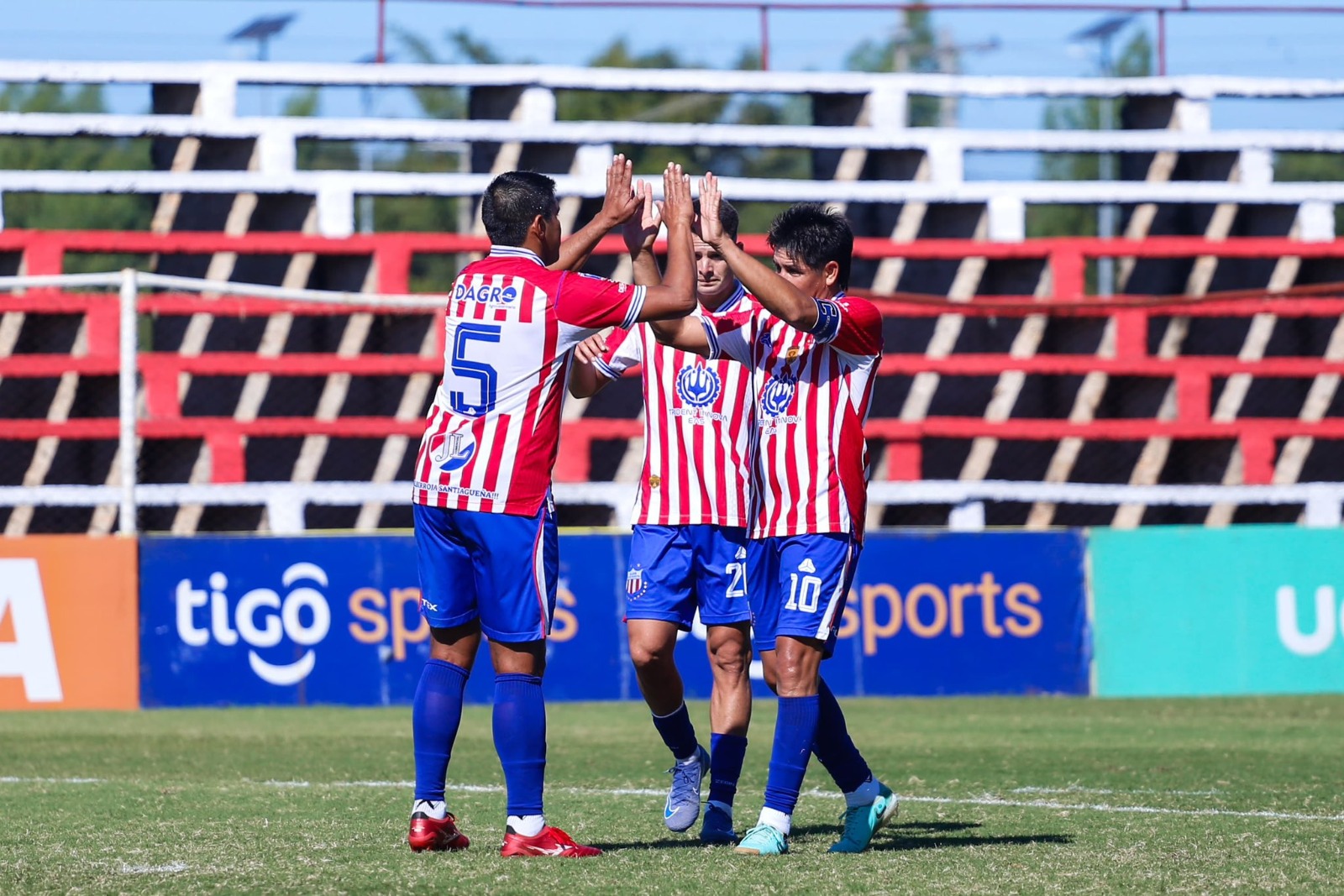 Histórica y aplastante clasificación en Carapeguá: 15 de Agosto de Misiones avanza a paso arrollador en la Copa Paraguay