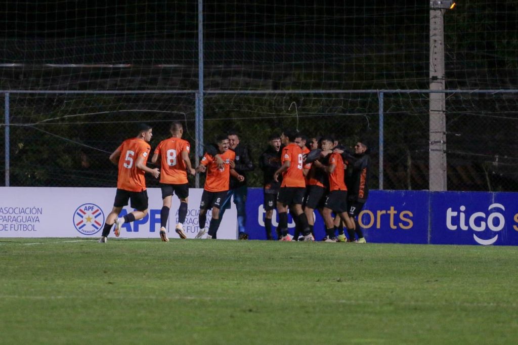 Goleada de las Águilas en el Emiliano Ghezzi para mandar en su zona de la Copa Paraguay