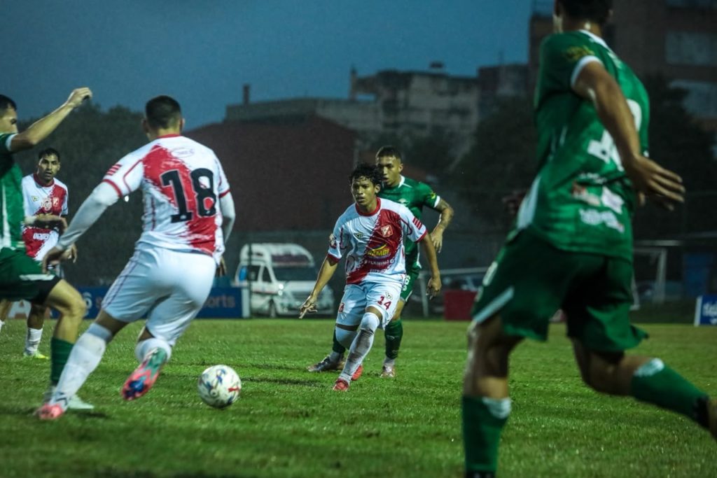 Fiesta de goles en el barrio Mburicaó: El Kelito arrolla a Silvio Pettirossi y se instala en la siguiente ronda Fiesta de goles en el barrio Mburicaó: El Kelito arrolla a Silvio Pettirossi y se instala en la siguiente ronda