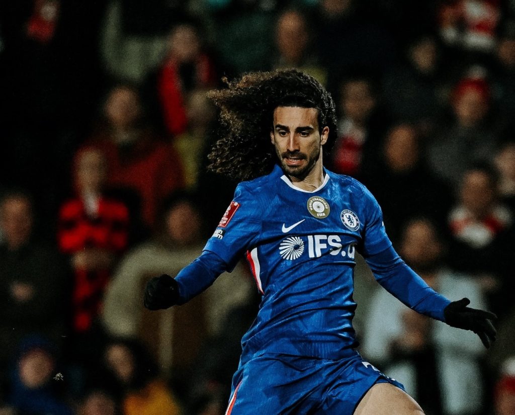 El Real Madrid sacude el mercado de pases con la contratación del lateral Marc Cucurella El Real Madrid sacude el mercado de pases con la contratación del lateral Marc Cucurella