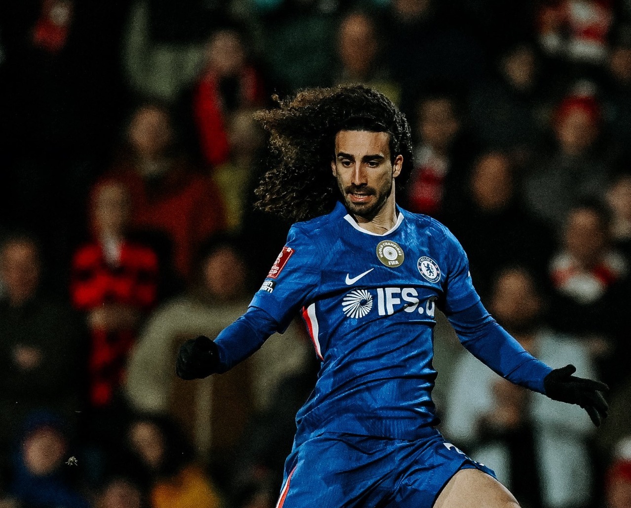 El Real Madrid sacude el mercado de pases con la contratación del lateral Marc Cucurella El Real Madrid sacude el mercado de pases con la contratación del lateral Marc Cucurella
