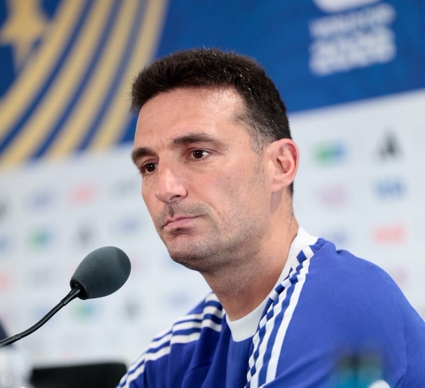 Emotivo reencuentro en el Mundial: Lionel Scaloni y Martín Palermo protagonizan el momento más tierno de la conferencia argentina Emotivo reencuentro en el Mundial: Lionel Scaloni y Martín Palermo protagonizan el momento más tierno de la conferencia argentina