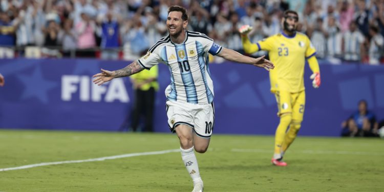 ¡RÉCORD ABSOLUTO Y HUMILDAD DE LEYENDA! Lionel Messi destroza la historia en el Mundial y avisa: «Al final es estadística y nada más» ¡RÉCORD ABSOLUTO Y HUMILDAD DE LEYENDA! Lionel Messi destroza la historia en el Mundial y avisa: «Al final es estadística y nada más»