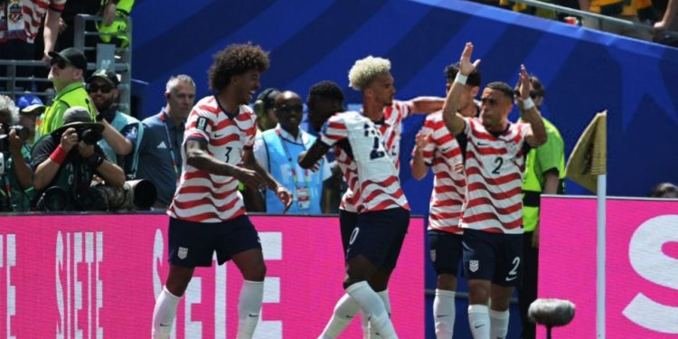 Paso firme del anfitrión: Estados Unidos doblega a Australia y timbra su boleto a los dieciseisavos de final