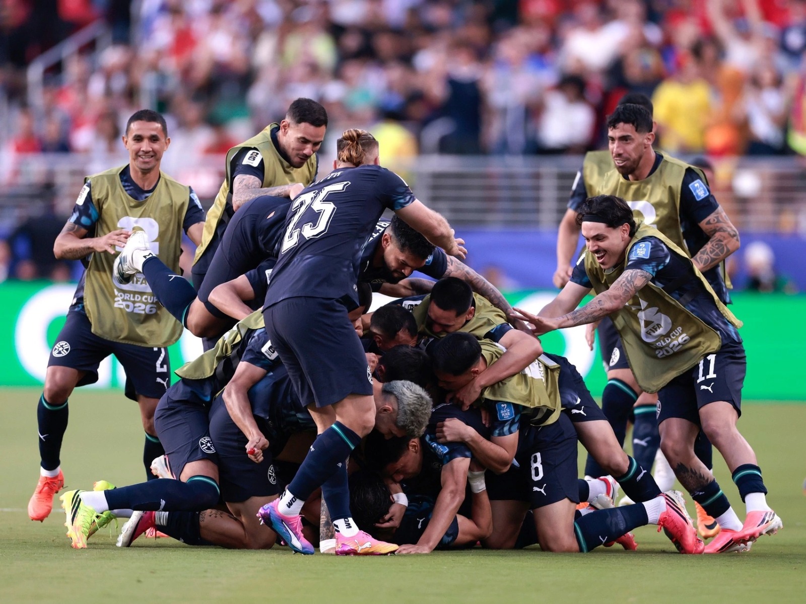 Hazaña guaraní en California: Paraguay resiste con diez hombres ante Turquía y revive en el Mundial Hazaña guaraní en California: Paraguay resiste con diez hombres ante Turquía y revive en el Mundial