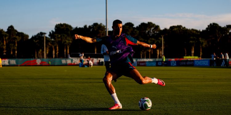 Bajo la lupa en su sexto Mundial: Cristiano Ronaldo divide opiniones en Portugal ante la lluvia de críticas y el respaldo de las leyendas