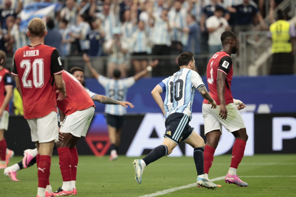 Vigencia absoluta en el Mundial: Lionel Messi firma un doblete ante Austria y estira su leyenda como máximo goleador histórico Vigencia absoluta en el Mundial: Lionel Messi firma un doblete ante Austria y estira su leyenda como máximo goleador histórico