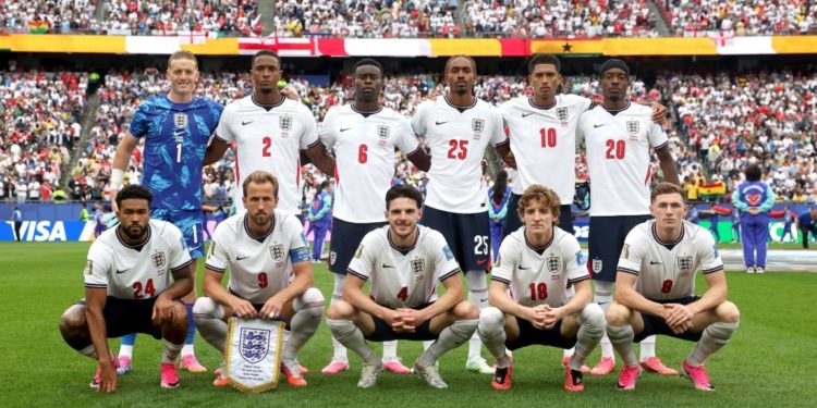 Bajo la lupa por la Ley Vinícius: Polémica en el Mundial tras un cruce entre Jude Bellingham y Jordan Ayew