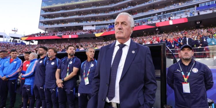 Forjado en la adversidad y con la guardia en alto: Gustavo Alfaro apela a la fibra íntima del plantel para la final ante Australia