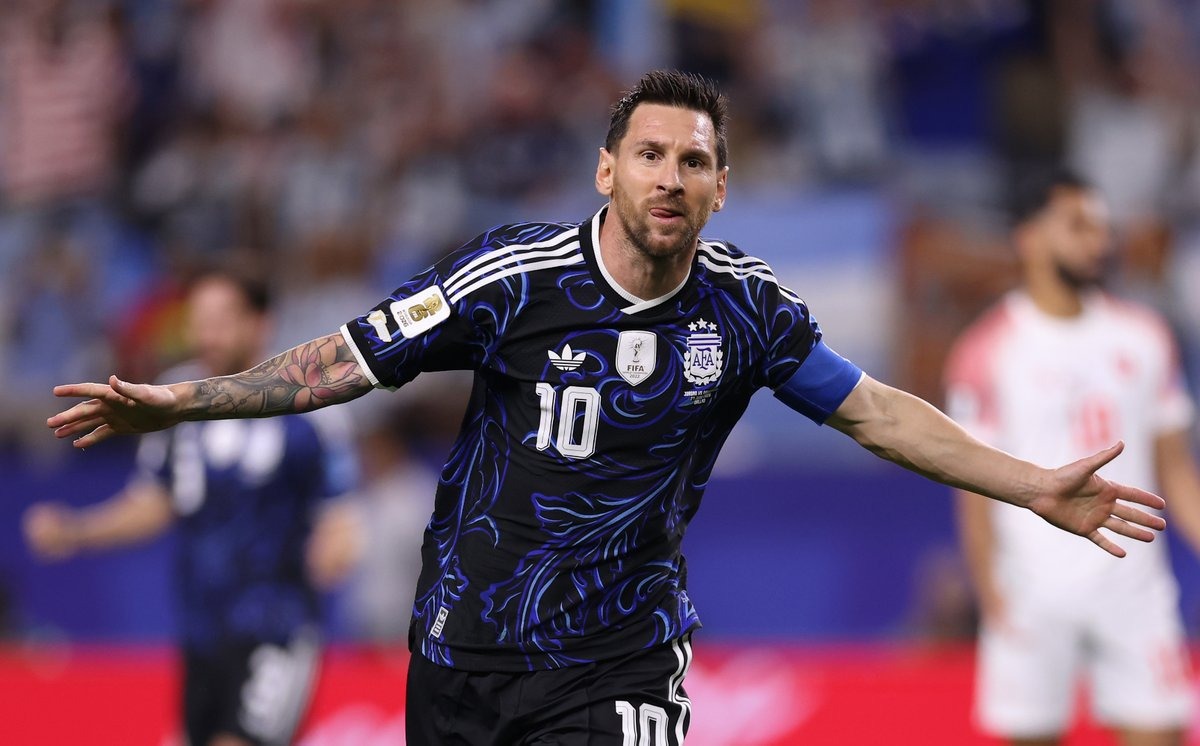 Leyenda eterna en Dallas: Con una genialidad de Messi y pinceladas tácticas, Argentina derrota a Jordania y abrocha el liderato con puntaje perfecto
