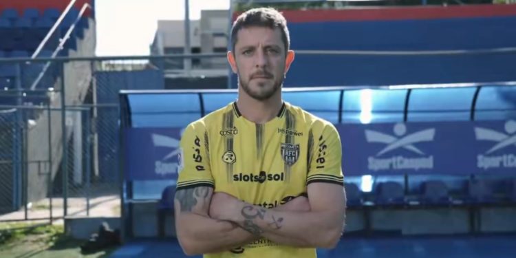 Retorno de jerarquía en el Furia Canaria: Recoleta FC oficializa el regreso de Alejandro Silva para los desafíos del segundo semestre
