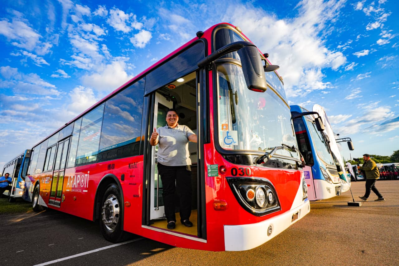 Incorporaron 90 colectivos al sistema de transporte público, 70 son eléctricos.