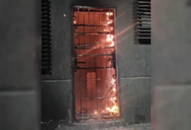 Quema de colchón provocó incendio en depósito de bomberos