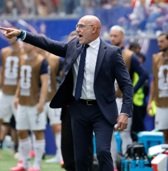 De ser despedido tras cinco partidos a dirigir a España en una final del mundo De ser despedido tras cinco partidos a dirigir a España en una final del mundo