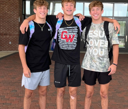 Tres hermanos convierten las redes sociales en un espacio para compartir a Cristo con más de un millón de jóvenes Tres hermanos convierten las redes sociales en un espacio para compartir a Cristo con más de un millón de jóvenes