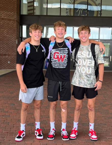 Tres hermanos convierten las redes sociales en un espacio para compartir a Cristo con más de un millón de jóvenes