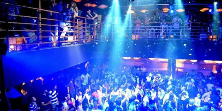 Justifican ley que restringirá la permanencia de menores en la calle y eventos nocturnos