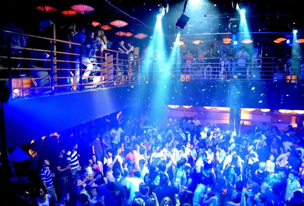 Justifican ley que restringirá la permanencia de menores en la calle y eventos nocturnos