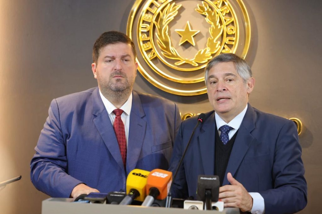 MEC denuncia nuevos casos por títulos falsos: Hay 130.000 operaciones sospechosas y remiten 330 títulos a la Fiscalía MEC denuncia nuevos casos por títulos falsos: Hay 130.000 operaciones sospechosas y remiten 330 títulos a la Fiscalía