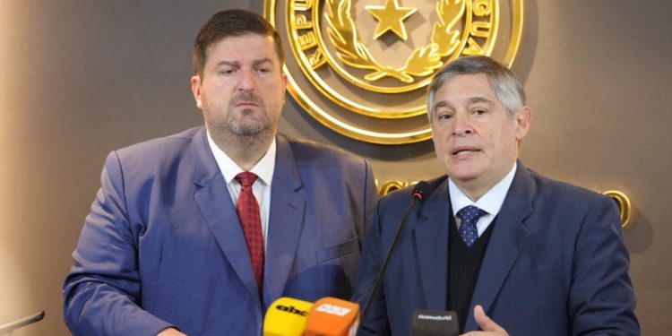 MEC denuncia nuevos casos por títulos falsos: Hay 130.000 operaciones sospechosas y remiten 330 títulos a la Fiscalía MEC denuncia nuevos casos por títulos falsos: Hay 130.000 operaciones sospechosas y remiten 330 títulos a la Fiscalía