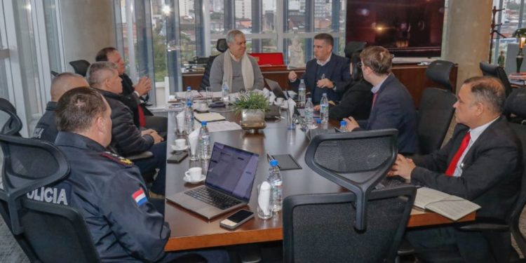 MITIC e Interior fortalecen alianza para acelerar la transformación digital del Estado MITIC e Interior fortalecen alianza para acelerar la transformación digital del Estado