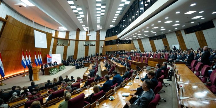 Peña afirma que Paraguay atraviesa un momento económico sin precedentes Peña afirma que Paraguay atraviesa un momento económico sin precedentes