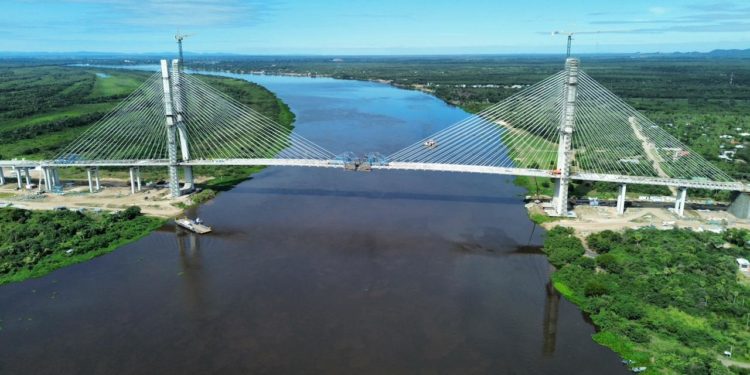 Puente de la Bioceánica concreta su unión central este miércoles tras cuatro años de obra