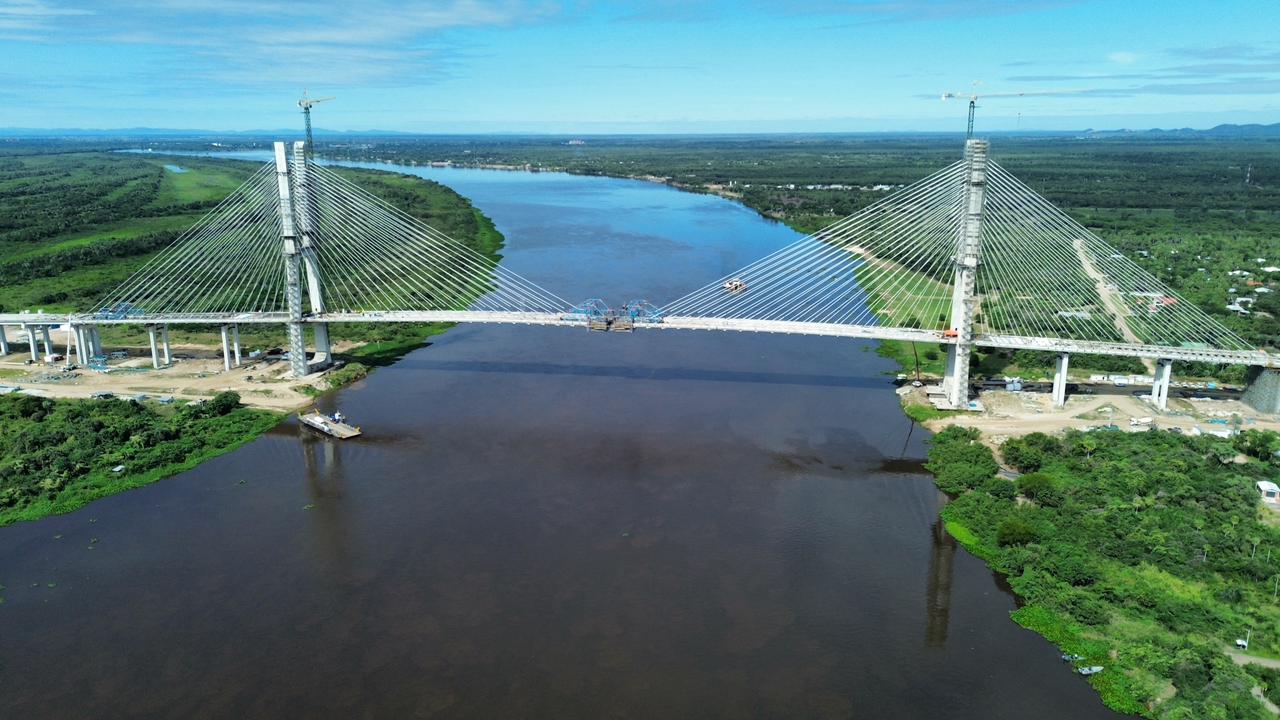 Puente de la Bioceánica concreta su unión central este miércoles tras cuatro años de obra Puente de la Bioceánica concreta su unión central este miércoles tras cuatro años de obra