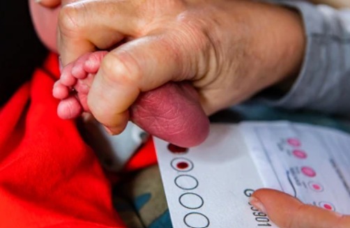 El “Test del Piecito” es obligatorio, gratuito y salva a los recién nacidos de daños cerebrales irreversibles El “Test del Piecito” es obligatorio, gratuito y salva a los recién nacidos de daños cerebrales irreversibles