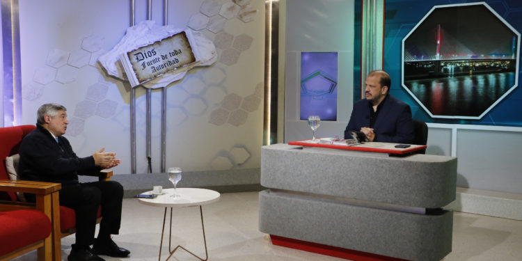 MEC reconoce extrema gravedad de los títulos falsos y advierte que puede haber más irregularidades MEC reconoce extrema gravedad de los títulos falsos y advierte que puede haber más irregularidades